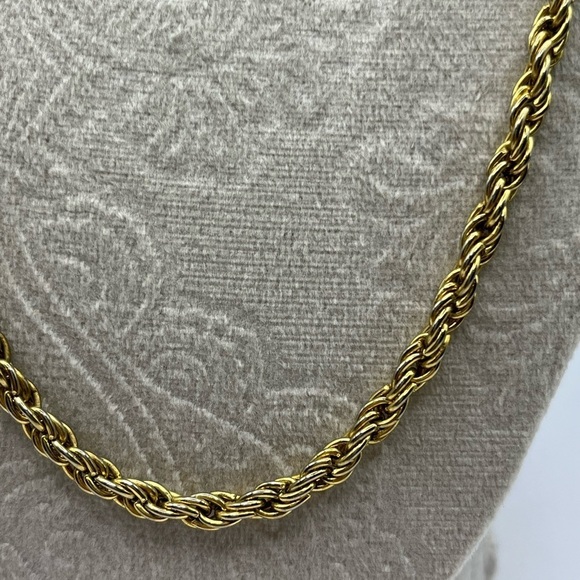 Gold Chain - Marked ’KOREA’ Gold Tone 24” Vintage Spring Ring closure - Picture 2 of 8